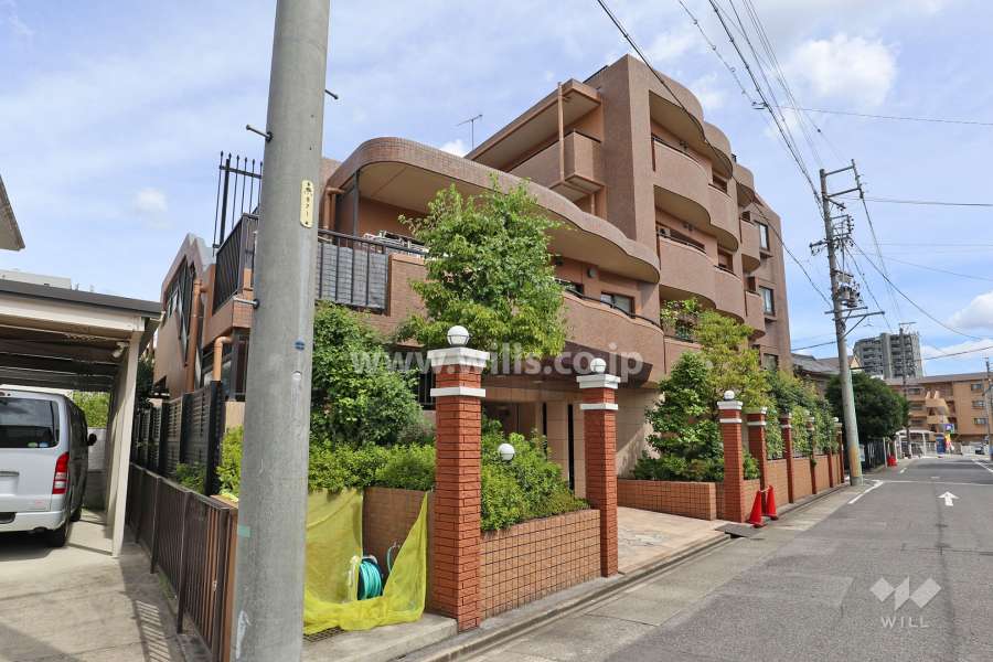 ロイヤルアーク瑞穂高田町の外観（北西側から）