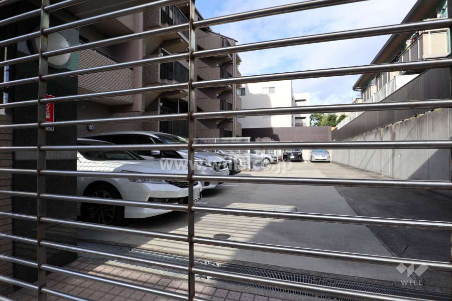 敷地内駐車場（屋外平面式）