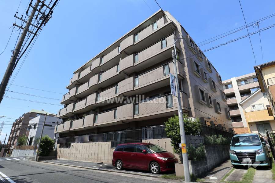 シャルム市丘町の外観（東側から）