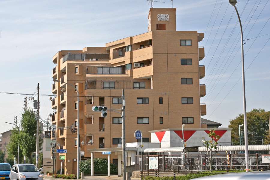 ライオンズマンション山下通の外観（北東側から）