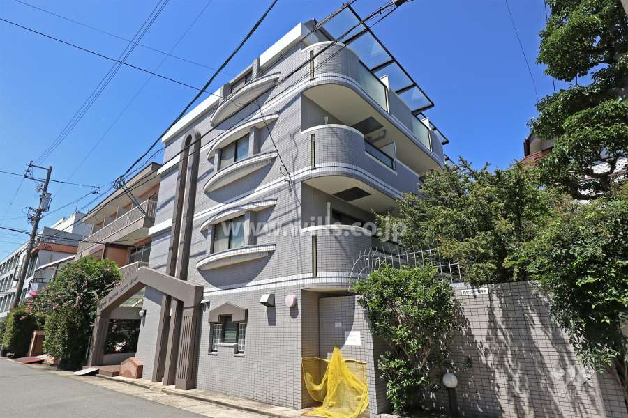 ライオンズマンションレディース汐路の外観（南東側から）