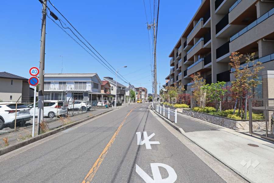 敷地南西側の前面道路