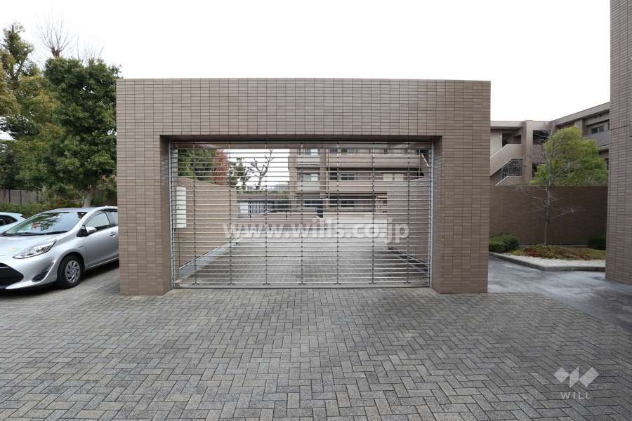 駐車場出入り口※リングシャッター付き