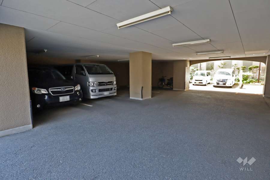 敷地内駐車場（屋内平面式）