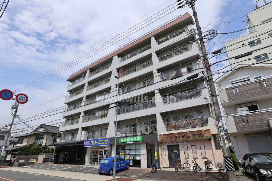 梅雲マンションの外観（南東側から）