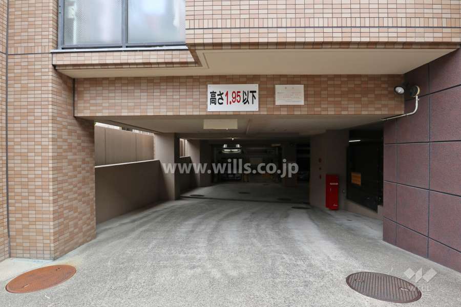 駐車場出入り口