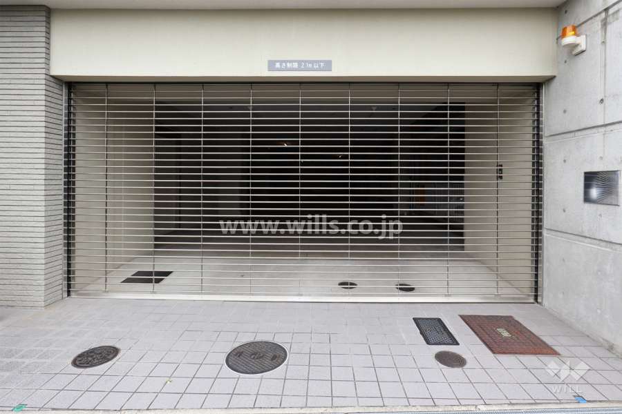 駐車場出入り口（リングシャッター付き）