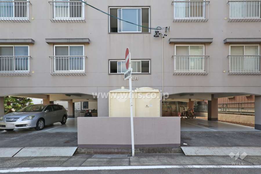 駐車場出入り口