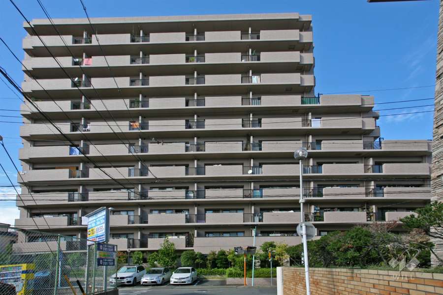 NDSマンション神穂の外観（南側から）