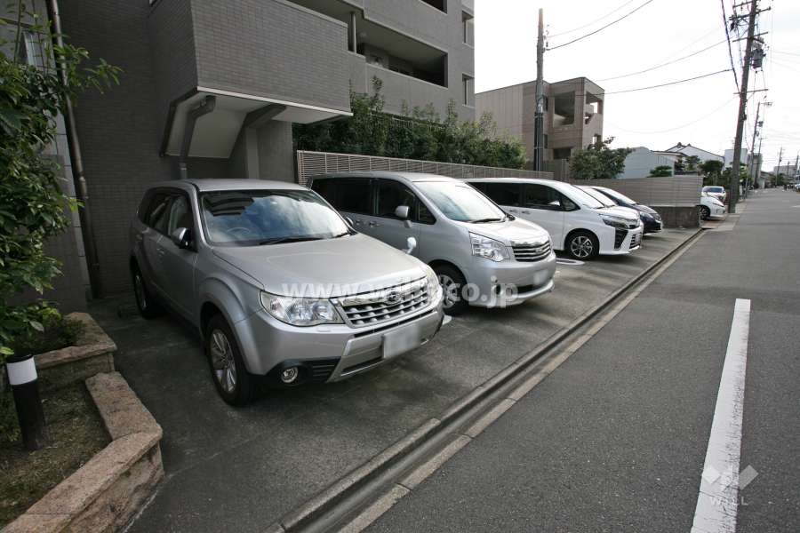 敷地内駐車場（屋外平面式）