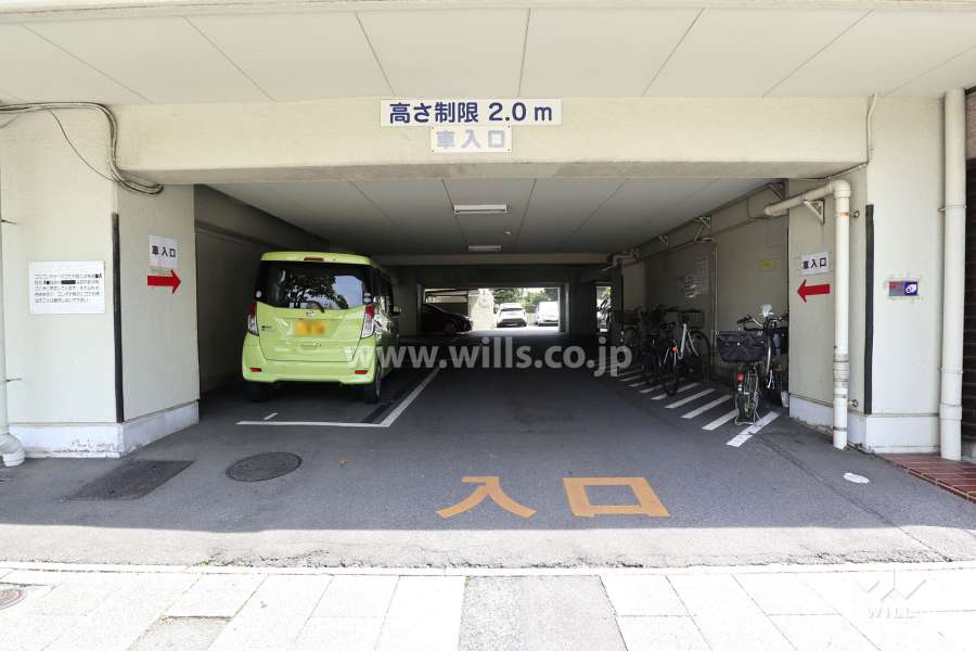 駐車場入り口