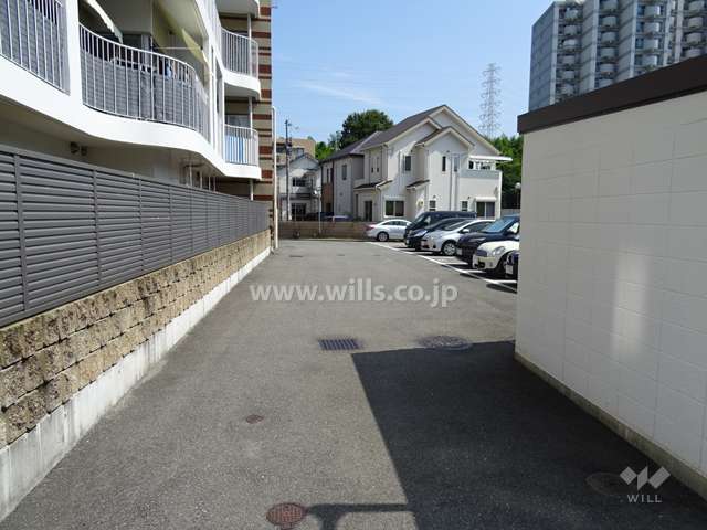 敷地内駐車場（屋外平面式）