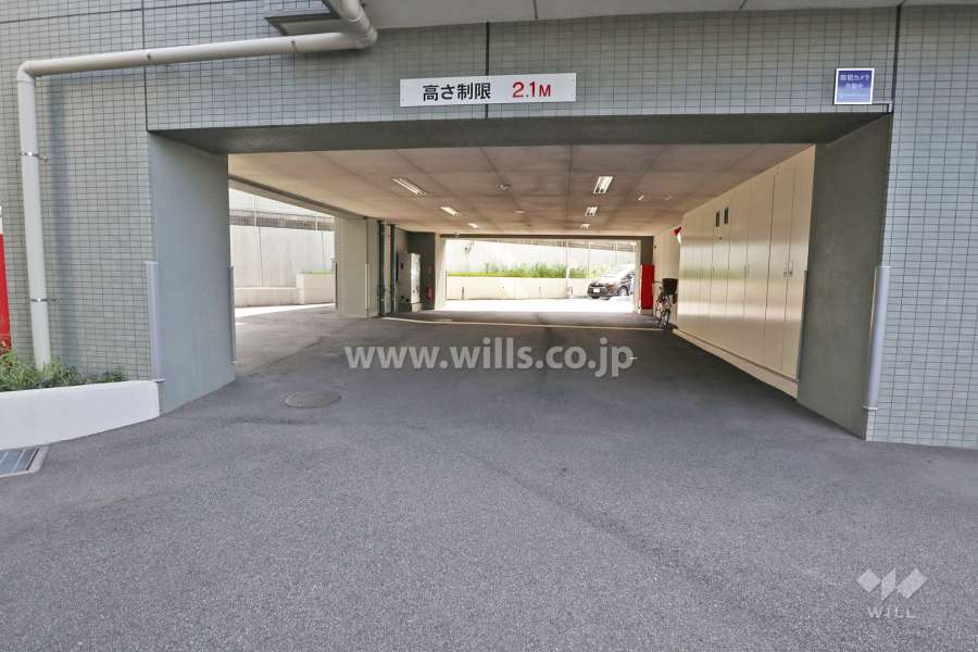 駐車場出入り口