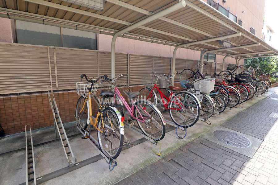 駐輪場-(2)
