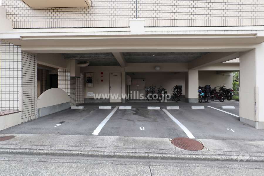 敷地内駐車場（屋内平面式）-(2)