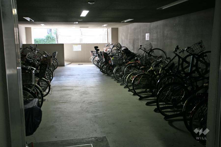 屋内に設けられた駐輪場