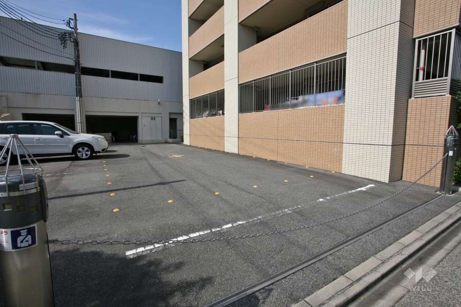 駐車場出入口（ロボットゲート付き）