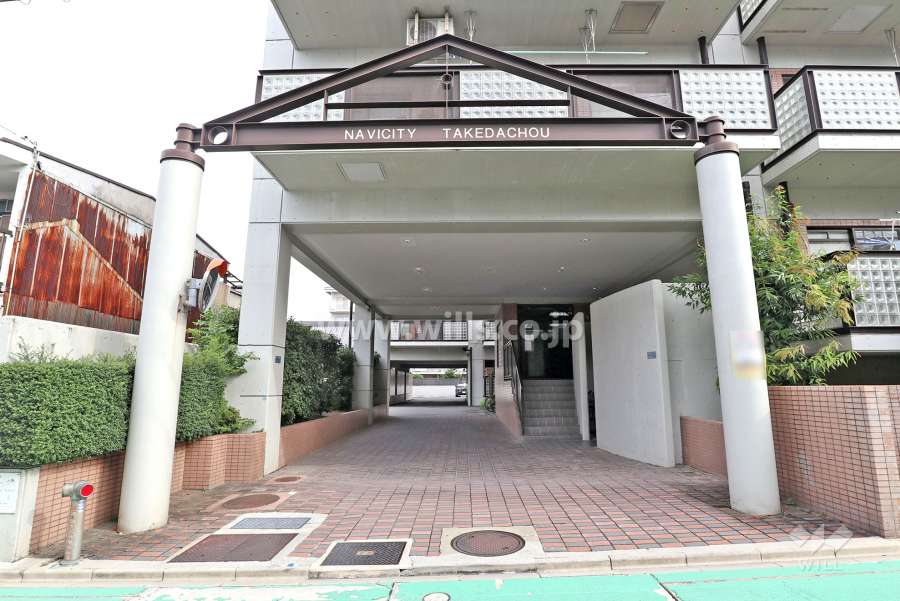 駐車場出入り口