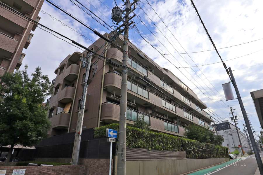 ライオンズマンション桜山西の外観（南西側から）