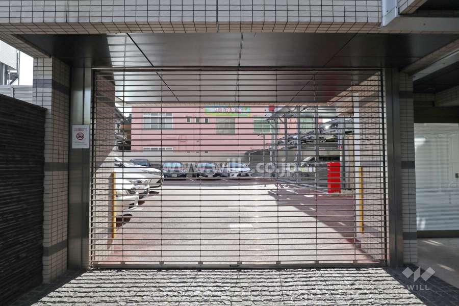 駐車場出入り口（リングシャッター付き）