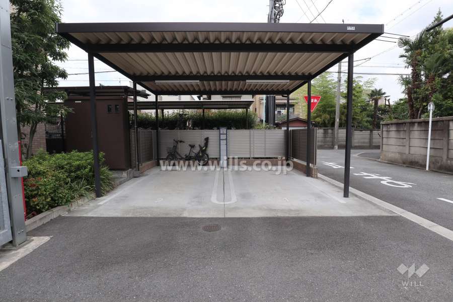 敷地内駐車場（ルーフ付きの平面式）