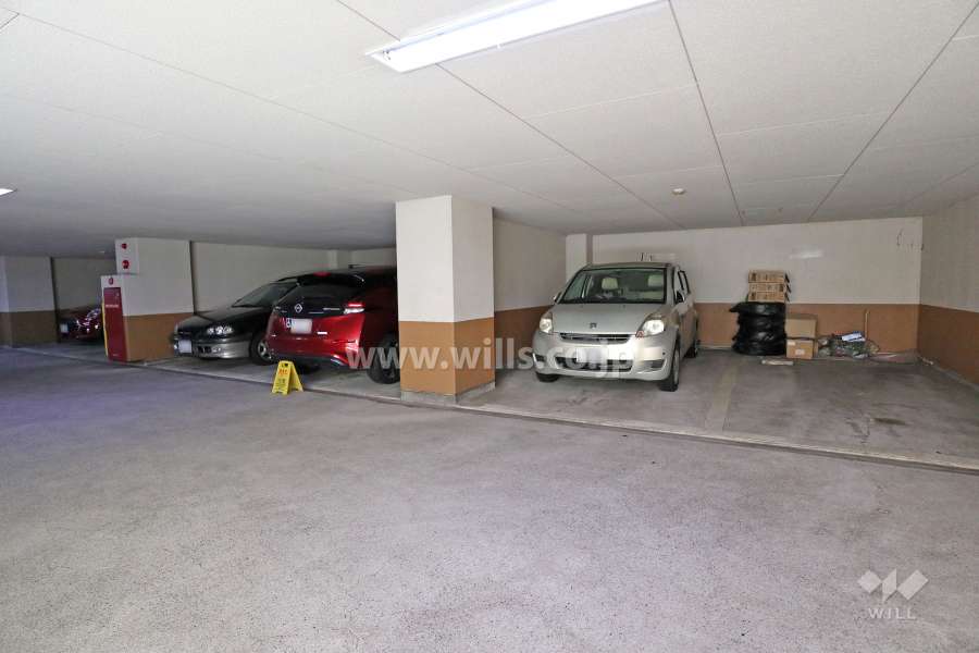 敷地内駐車場（屋内平面式）
