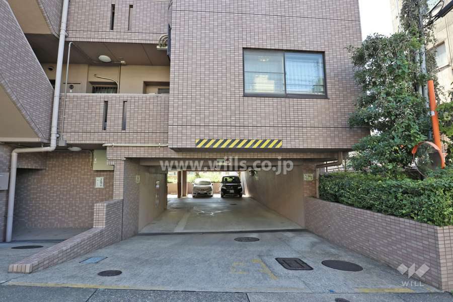 駐車場出入り口
