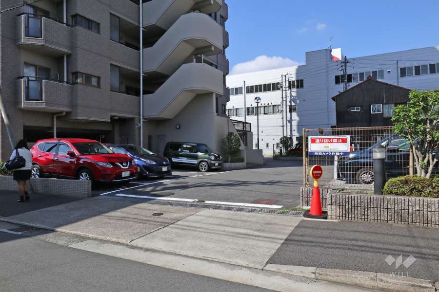 駐車場の出入り口