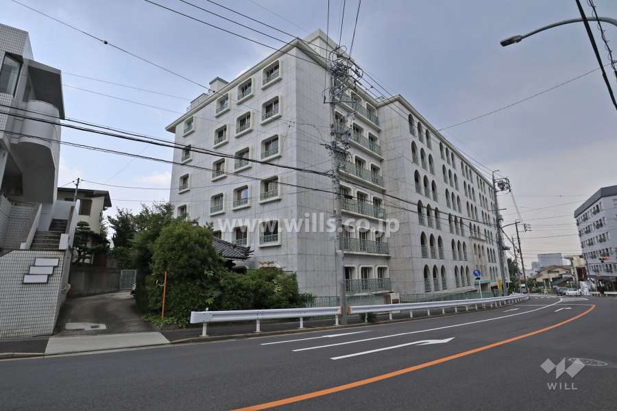 ベルシャトー南山の外観（北東側から）