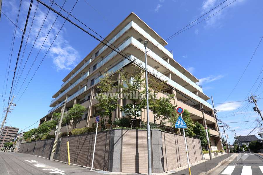 プラウド瑞穂日向町ヒルトップの外観（南側から）