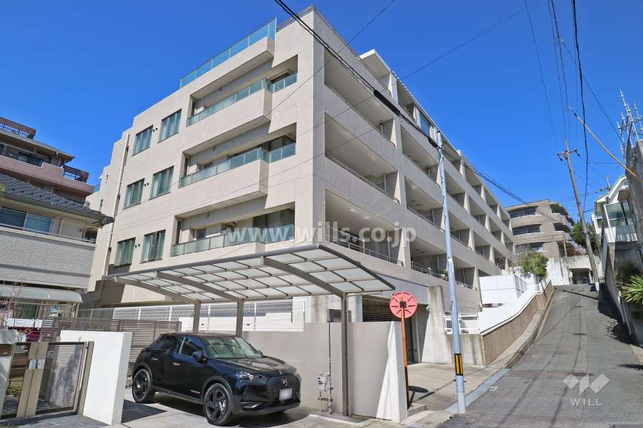 バンベールグラン日向町の外観（南西側から）
