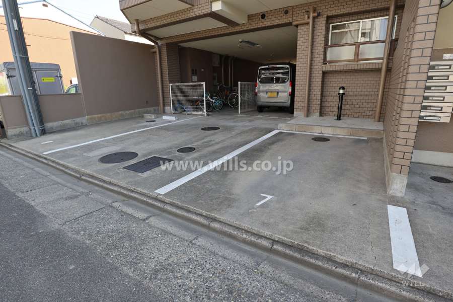 敷地内駐車場（屋外平面式、屋内平面式）