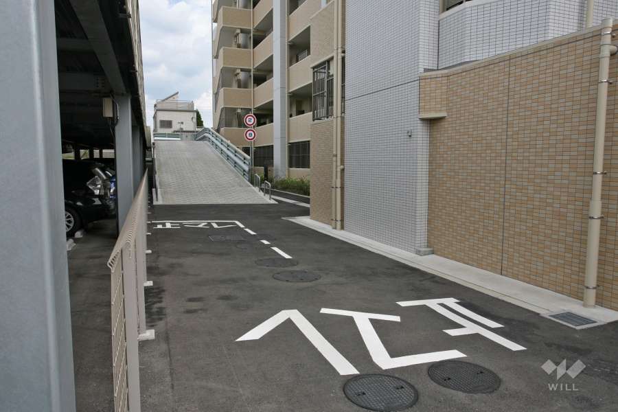 駐車場出入口