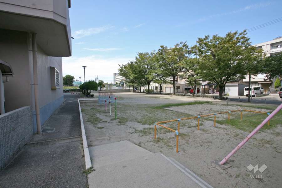 マンションに付属している、センチュリ−児童遊園地