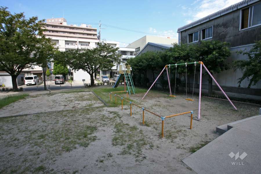マンションに付属している、センチュリ−児童遊園地