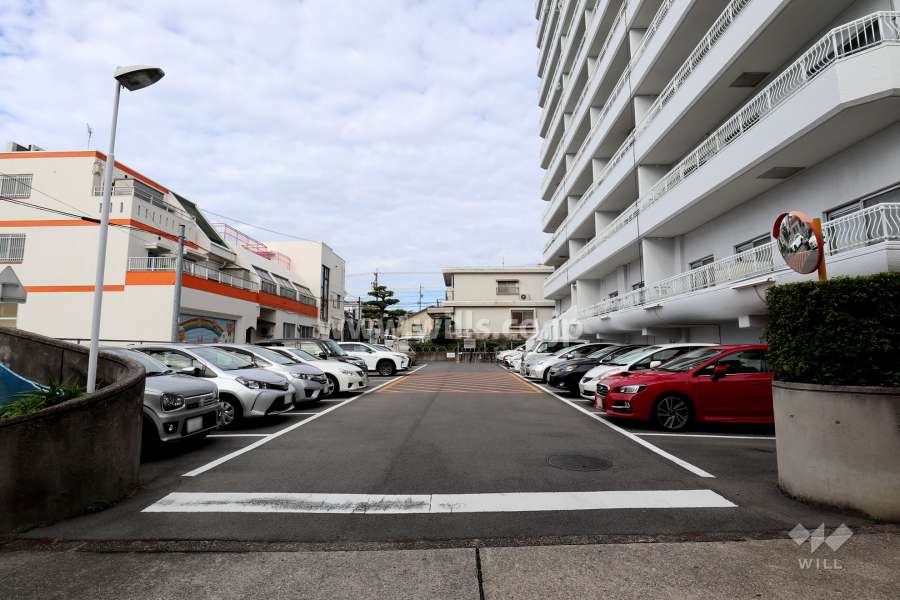 駐車場出入り口