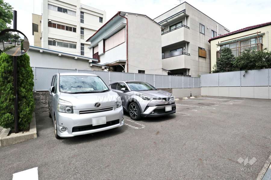 敷地内駐車場（屋外平面式）
