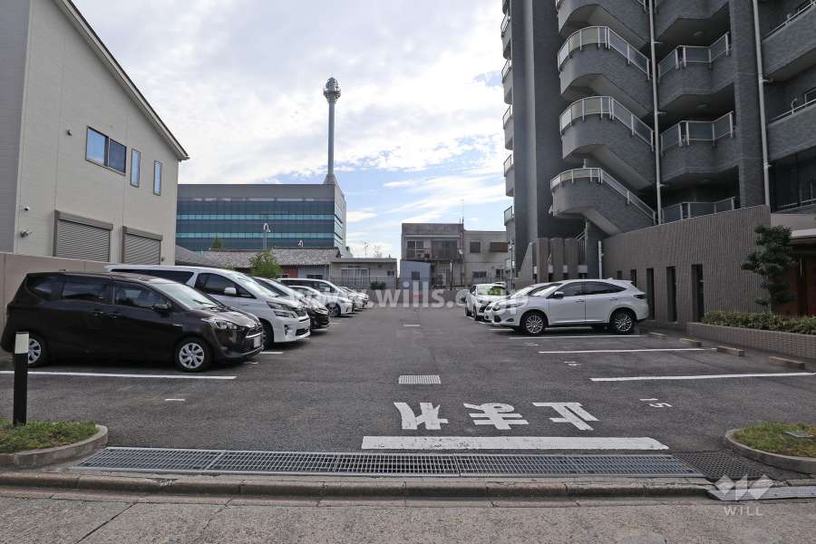 駐車場出入り口