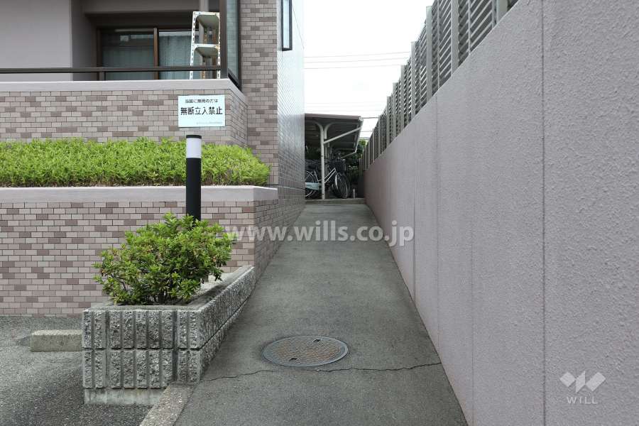 駐輪場出入り口