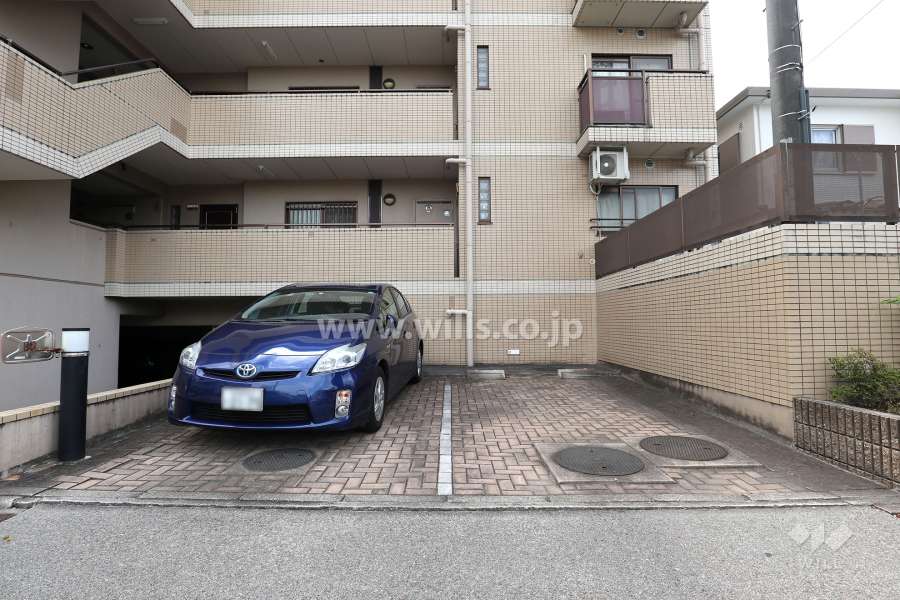 敷地内駐車場（屋外平面式）