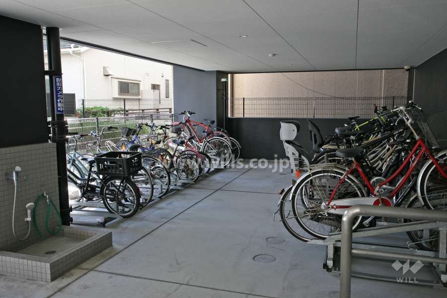 屋内に設けられた駐輪場