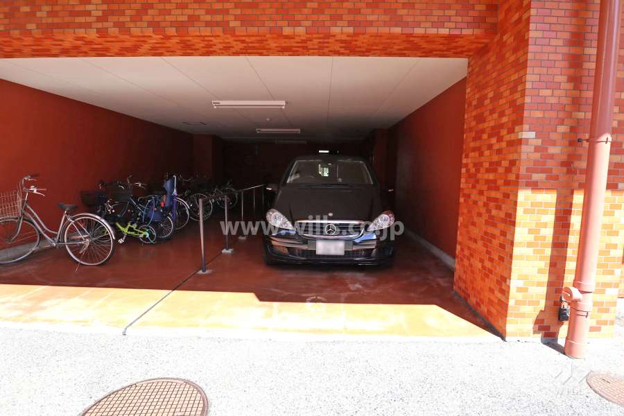 敷地内駐車場（屋内平面式）