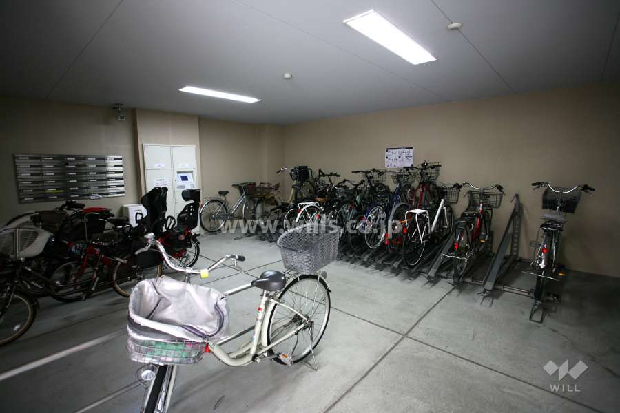 屋内に設けられた駐輪場