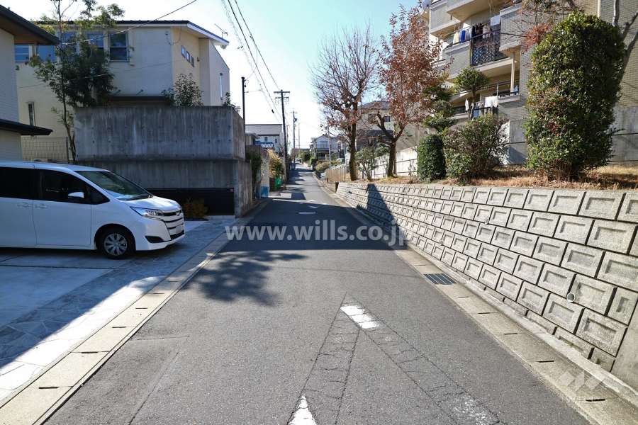 敷地南東側の前面道路