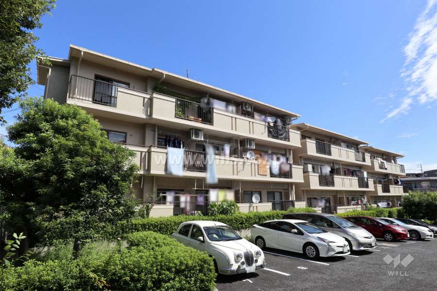 ユニーブル瑞穂セゾン1~３号館の外観（南西側から）。3号館は手前から1番目の棟です。