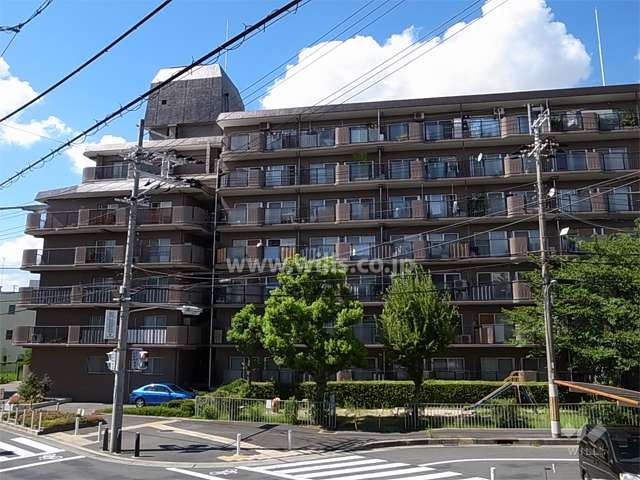 千里山グランドコーポの外観（南側から）