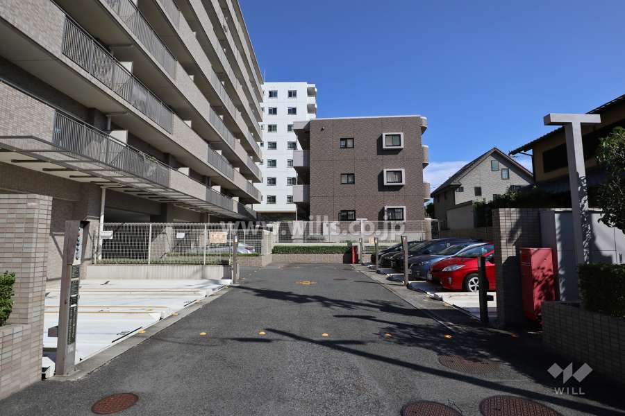 駐車場出入り口・敷地内駐車場（屋外機械式）
