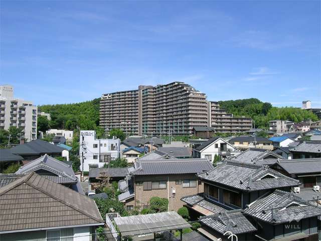 敷地東側は一戸建てが中心に立ち並ぶ住宅地です。