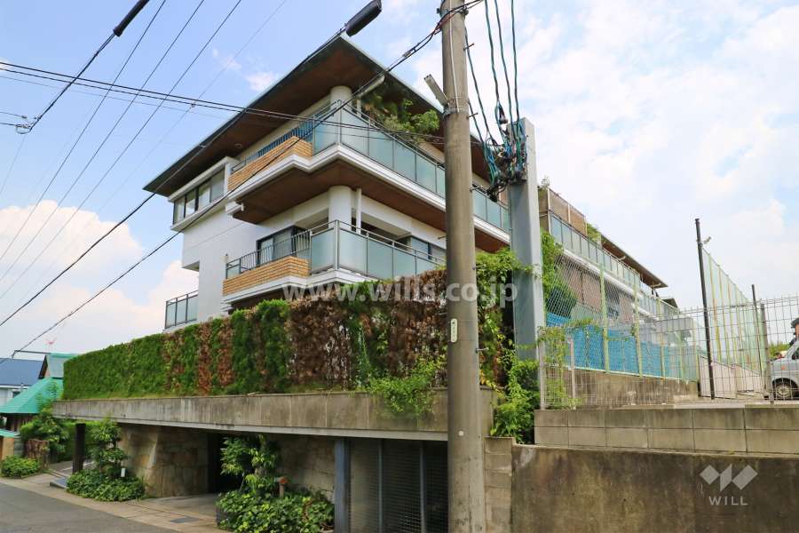 グランデュー清水ヶ岡の外観（南西側から）