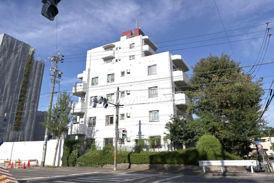 イートピア清水ヶ岡マンションの外観（北東側から）